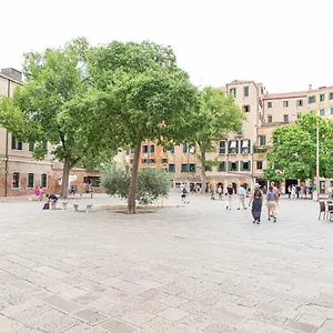 Ca' Leoncino - Canal Front Apartment Venice